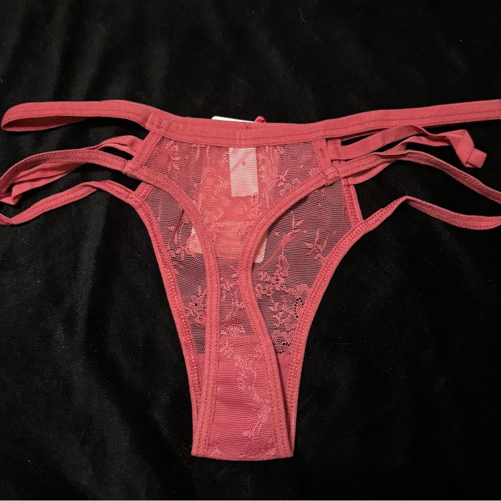 Elegant Red Lace Thong - Picture 2 of 2